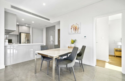 Macquarie Park Apartment | Parkside Haven Retreat Macquarie Park