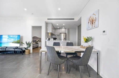 Macquarie Park Apartment | Parkside Haven Retreat Macquarie Park