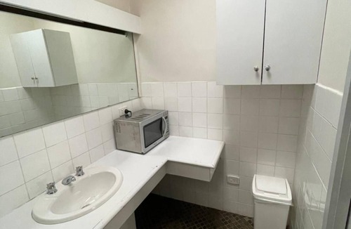 Kingsbury Hotel | Parkside Inn Motel