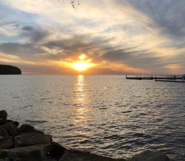 Ellison Bay Hotel | Parkside Inn