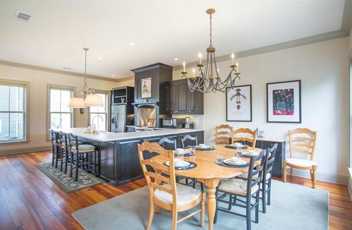 Historic Downtown Savannah House | Parkside Place by Lucky Savannah