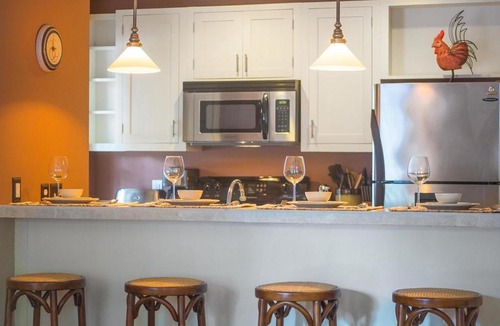 Historic Downtown Savannah House | Parkside Place by Lucky Savannah