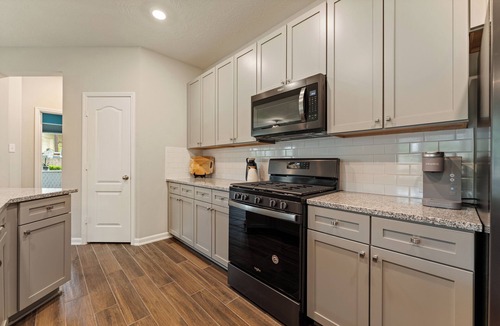 Magnolia House | Parkside Retreat Near TX Renaissance Festival