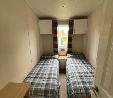 Great Houghton Apartment | Parkview Billing Aquadrome