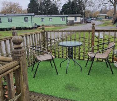 Great Houghton Apartment | Parkview Billing Aquadrome