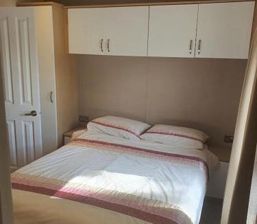 Great Houghton Apartment | Parkview Billing Aquadrome