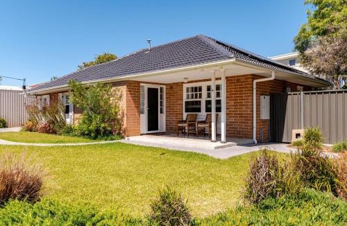 Henley Beach House | Parkview Cottage