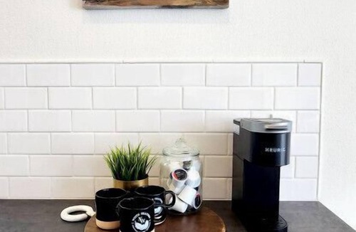 Mossyrock House | Parkview hot tub grill fire pit