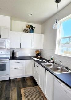 Mossyrock House | Parkview hot tub grill fire pit