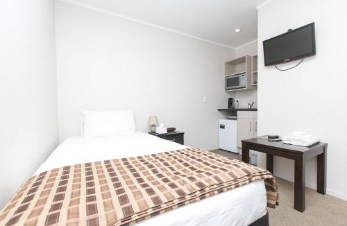 Pukekohe Hotel | Parkview Motor Inn