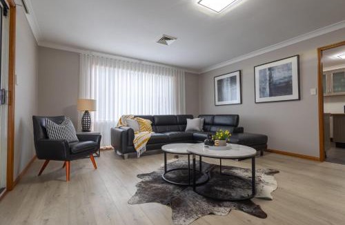 Dubbo House | Parkview - Pool, Ultimate Entertainer