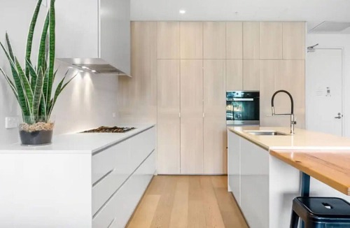 Mornington Apartment | Parkvue 11 | Perfect for Two