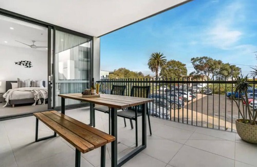 Mornington Apartment | Parkvue 11 | Perfect for Two