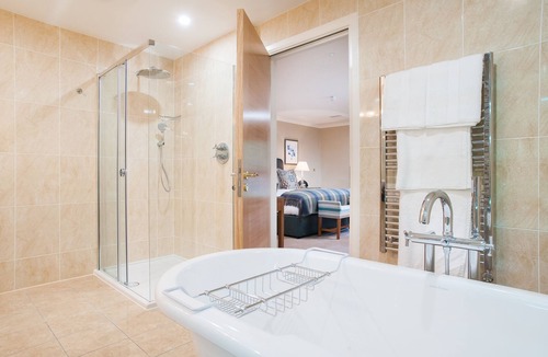 Llantarnam Hotel | Parkway Hotel & Spa