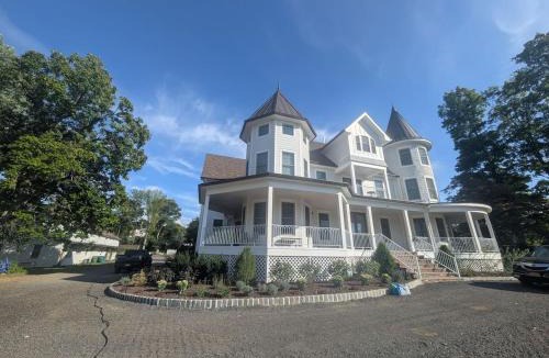 Goshen House | Parkway House Goshen Bed And Breakfast Suite 2