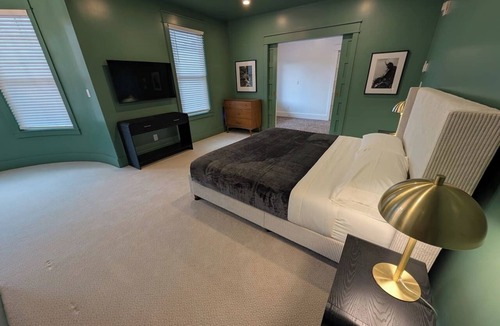 Goshen Bed & Breakfast | Parkway House Goshen Bed & Breakfast Suite #2