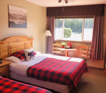 Wawa Hotel | Parkway Motel