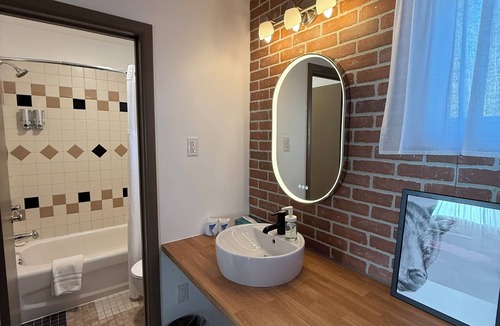 Wawa Hotel | Parkway Motel