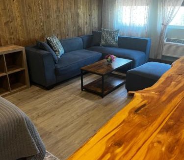 Gardiner House | ParkWay Yellowstone Guest House #7