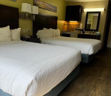 Fish Creek Hotel | Parkwood Lodge