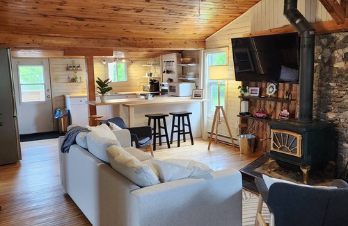 Pointe-du-Chene Cottage | Parlee beach Fourth Avenue cottage
