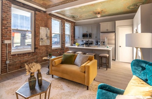 Over-the-Rhine Apartment | PARLOR: Explore OTR/DT: Restored 1894 Italianate