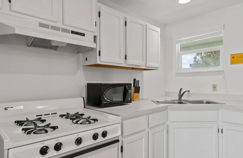 Little Torch Key Hotel | Parmer's Resort