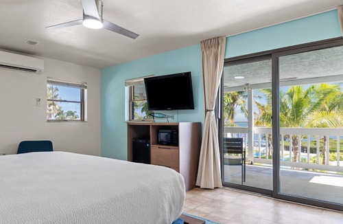 Little Torch Key Hotel | Parmer's Resort