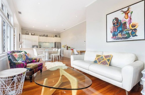 Parnell House | Parnell home with stunning views