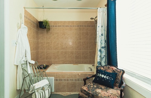 Yelm Bed & Breakfast | Parrish Room at BNB