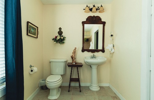 Yelm Bed & Breakfast | Parrish Room at BNB