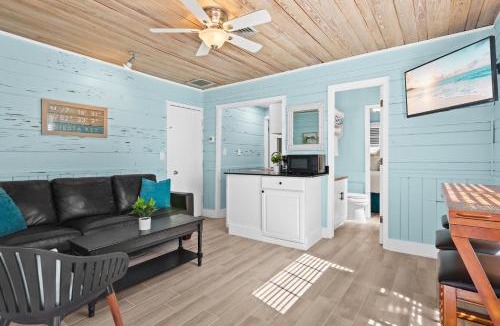 Siesta Key Village Apartment | Parrot Beach Cottages Suite #4