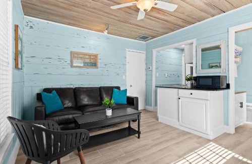 Siesta Key Village Apartment | Parrot Beach Cottages Suite #4