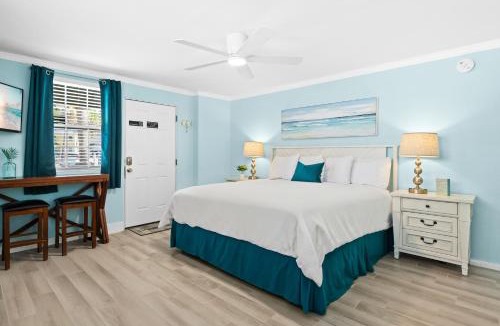 Siesta Key Village Hotel | Parrot Beach Cottages Suite #1