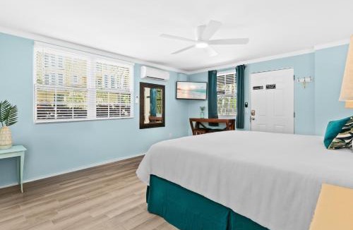 Siesta Key Village Hotel | Parrot Beach Cottages Suite #1
