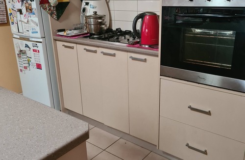 Ballarat East House | Parrot's on the creek .