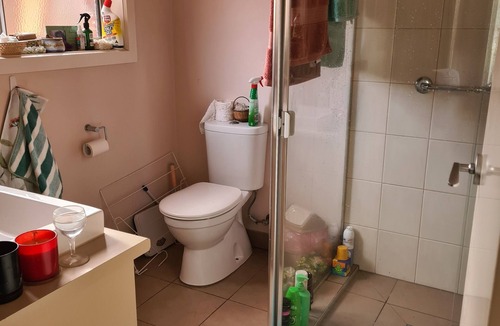 Ballarat East House | Parrot's on the creek .