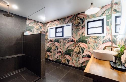 Bundaberg North Apartment | Parrots Nest - 1 Bedroom