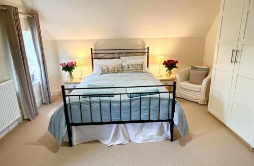 Badminton Bed & Breakfast | Parsonage House, Badminton