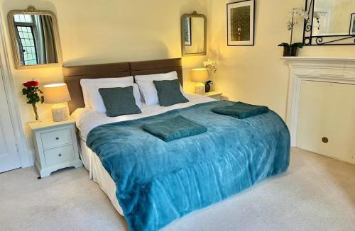 Badminton Bed & Breakfast | Parsonage House, Badminton