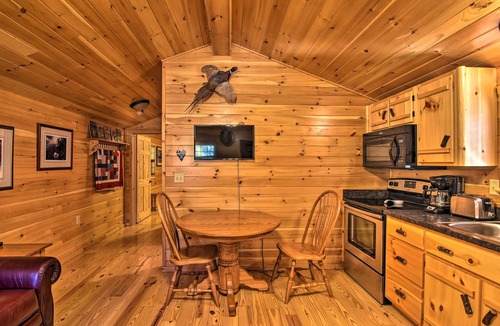 St George Cabin | Parsons Cabin w/Fire Pit & River Access!