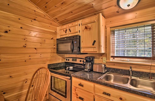 St George Cottage | Parsons Cabin w/Fire Pit & River Access!