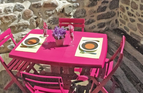 Saint-Fortunat-sur-Eyrieux House | Part of a charming stone house located in the old village of Saint Fortunat.