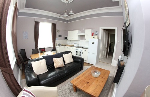 Sandown Apartment | Parterre Holiday Apartments