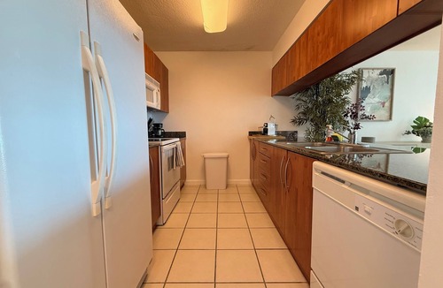 Brickell Apartment | Partial Ocean 3 Beds -1 bath Brickell @ownpm10