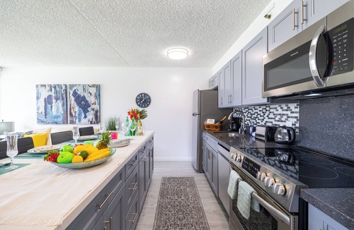 Waikiki Apartment | Partial Ocean View Condo with King or Queen Bed and Parking