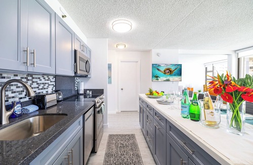 Waikiki Apartment | Partial Ocean View Condo with King or Queen Bed and Parking