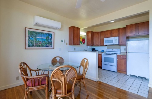 Poipu Apartment | Partial Ocean View