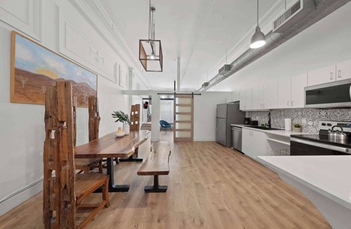 Gaslamp Quarter Apartment | Party in Gaslamp | 4BR Downtown Pad + Bathtub!