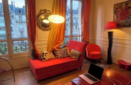 Ternes Apartment | Party of 6! Arc de Triomphe